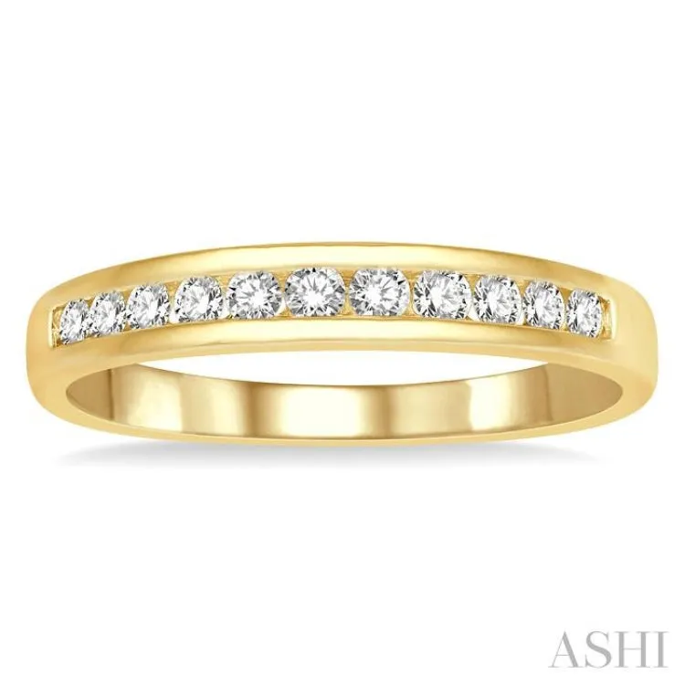 1/4 ctw Channel Set 11 Stone Round Cut Diamond Wedding Band in 14K Yellow Gold