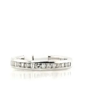 Alternating Brilliant and baguette cut diamond band