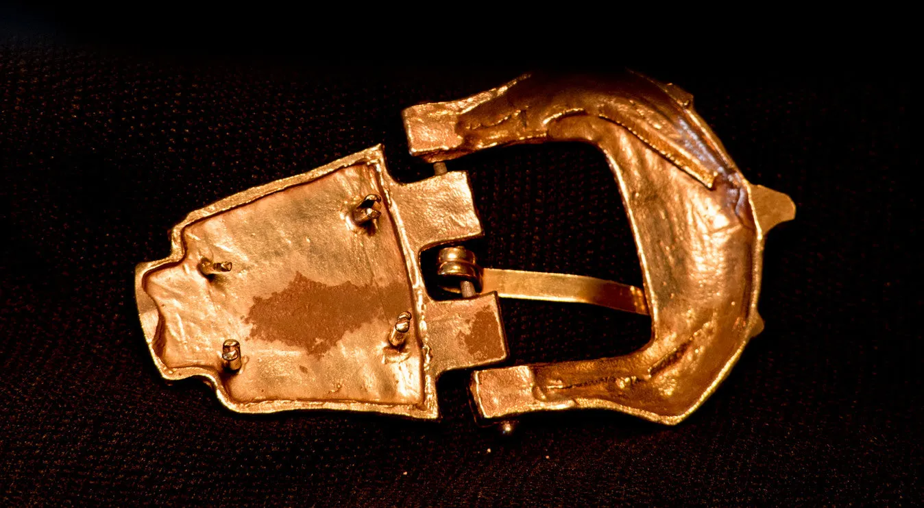 Buckle with plate, large, with face - Y-86