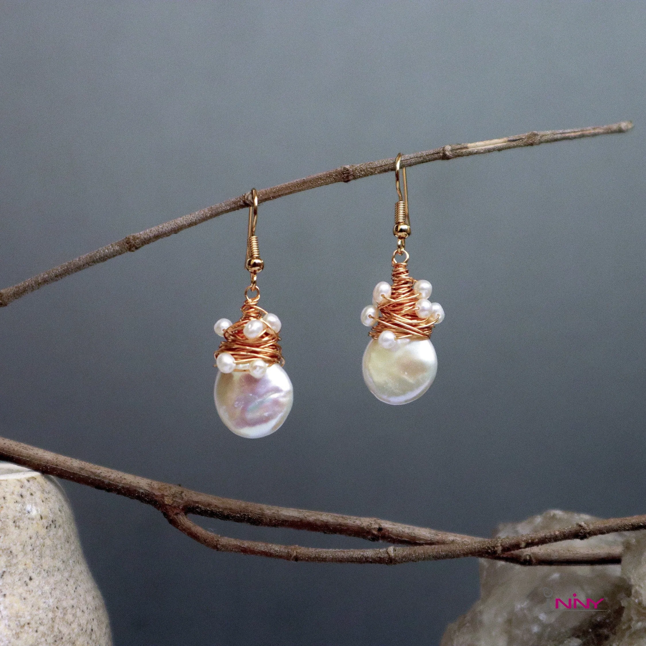 Fresh Pearl Golds Wire Hook Earrings