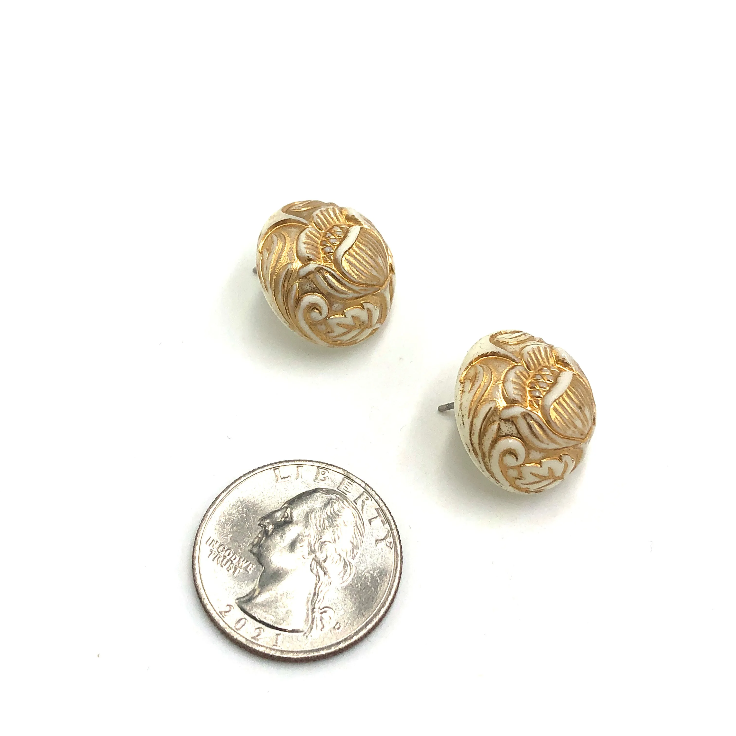 Golden Tulips Carved Retro Button Stud Earrings