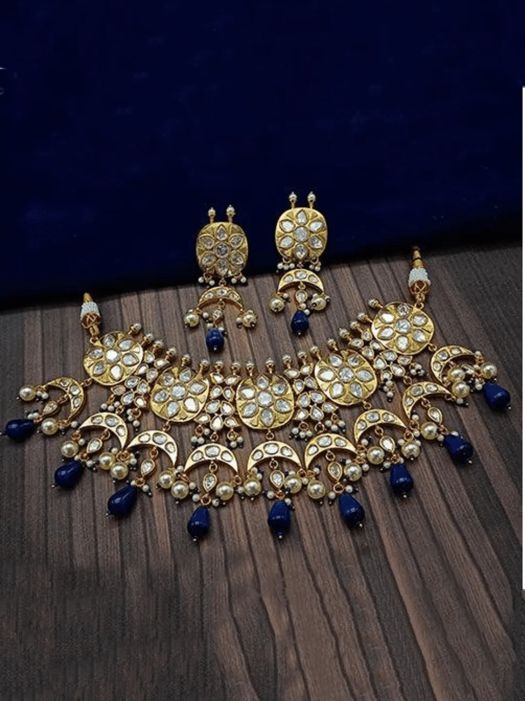 Kundan Chand Motif Necklace With Pearl