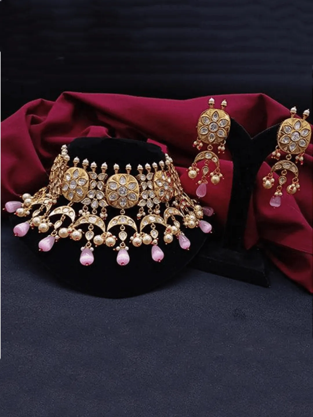 Kundan Chand Motif Necklace With Pearl