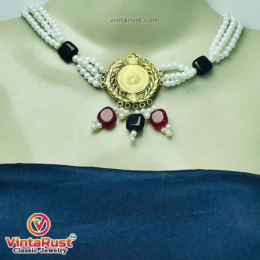 Pearls Beaded Jewelry Set With Motif and Glass Stones