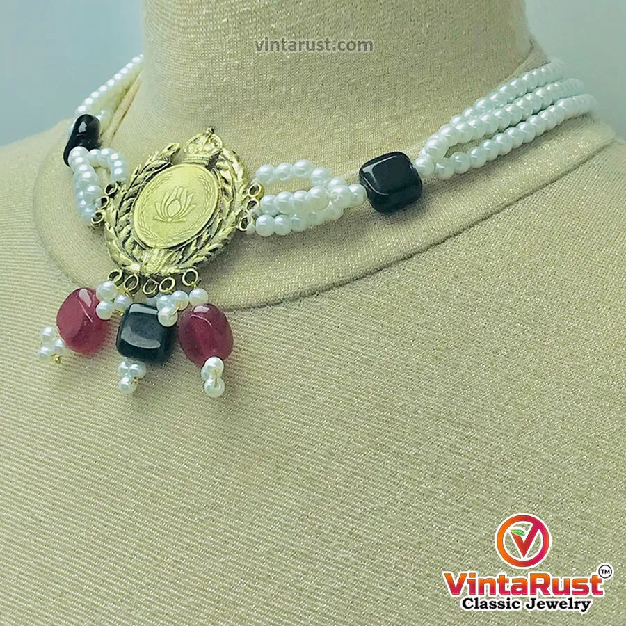 Pearls Beaded Jewelry Set With Motif and Glass Stones