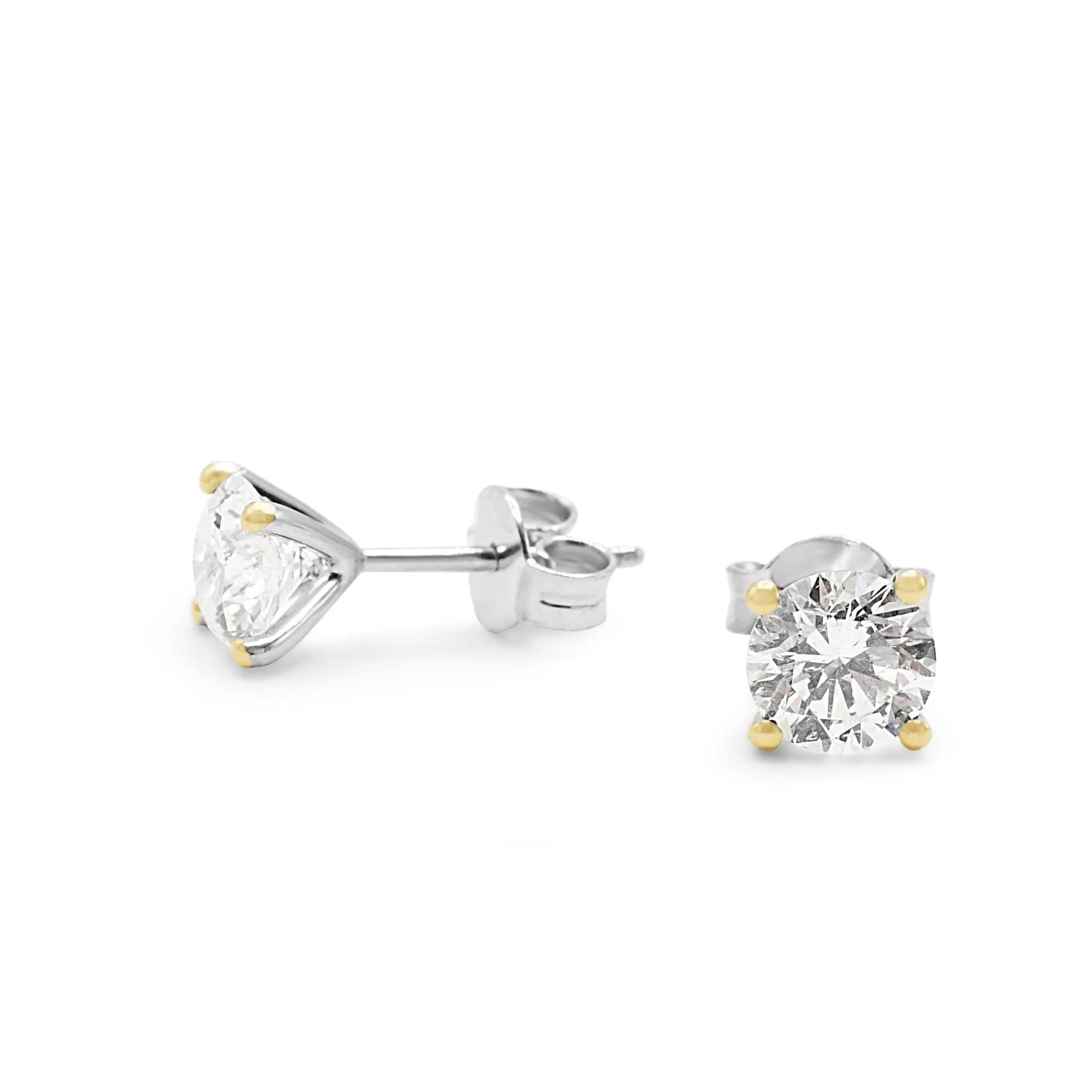 Solitaire Round Brilliant Cut Diamond Earstuds