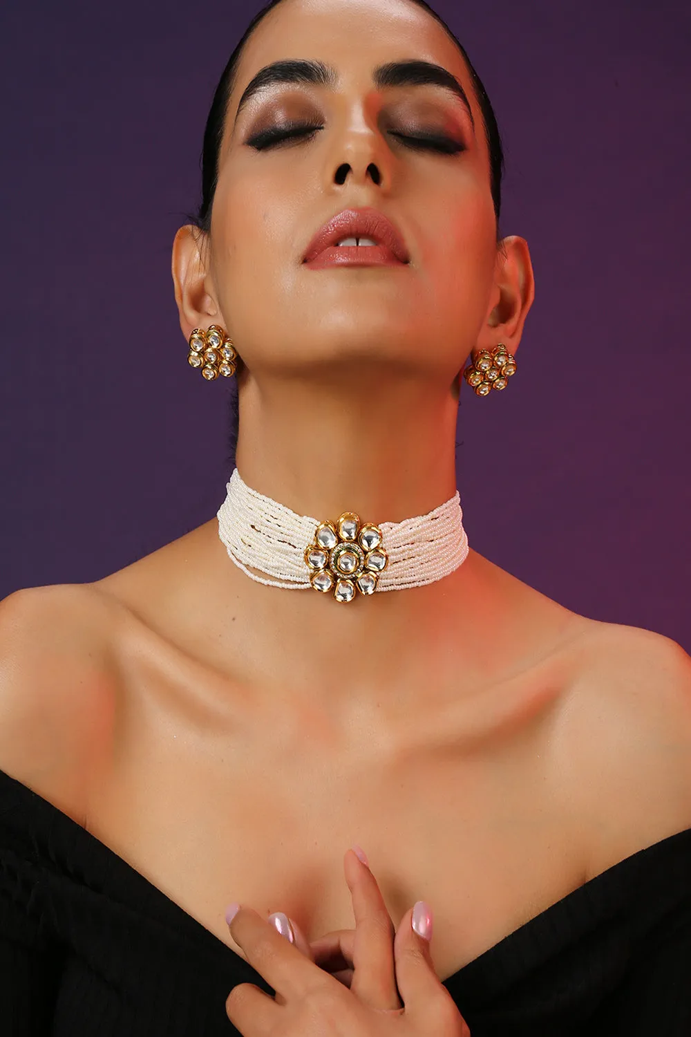 White Gold Tone Kundan and Pearls Choker Set